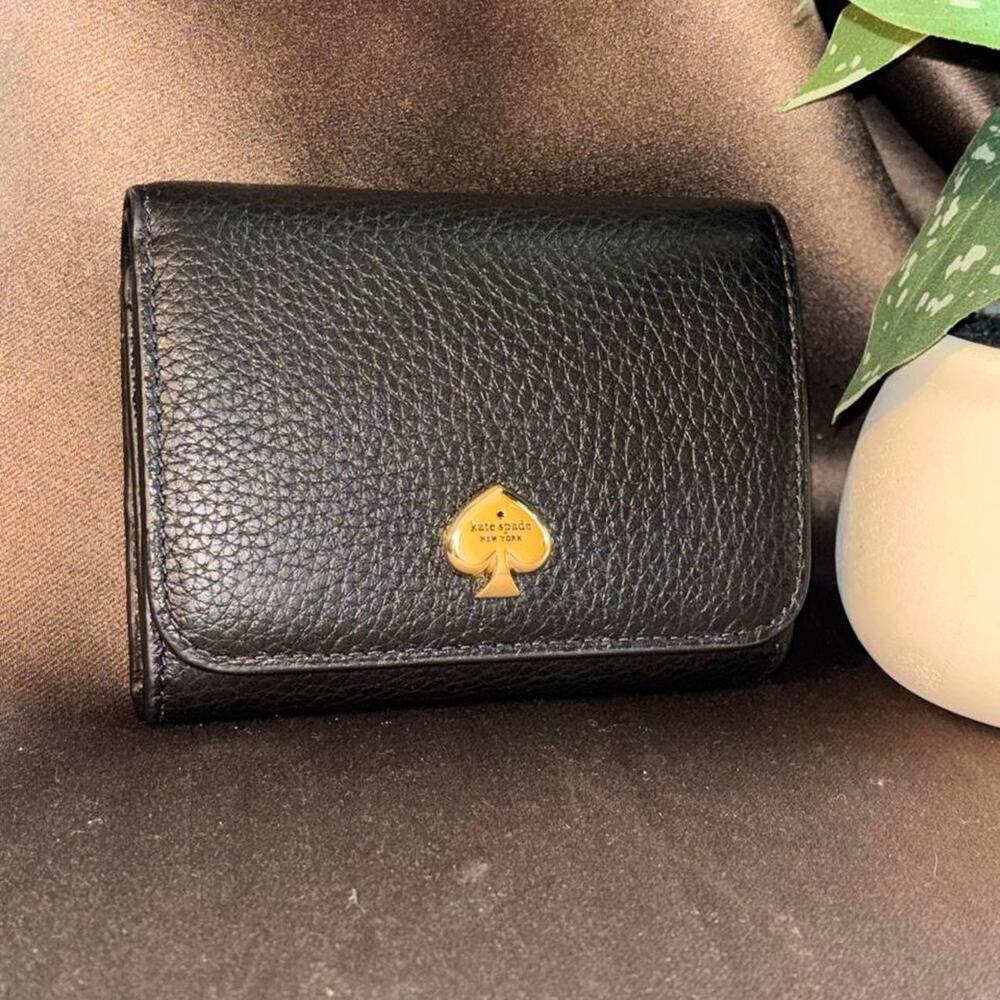 NWOT Kate spade new york leather wallet *one rubbed spot* see photo